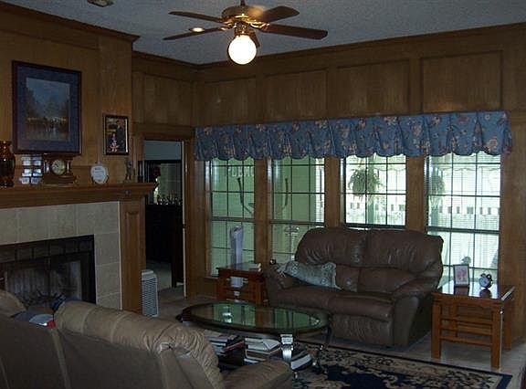 4th image of 146 Carmen Dr