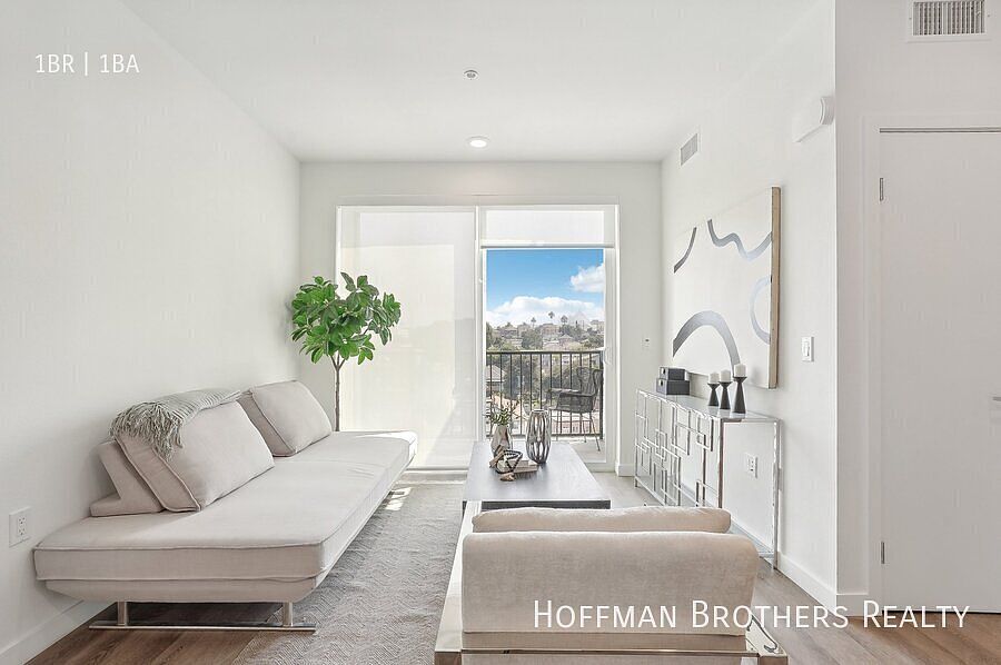 1st image of 224 N Alvarado St #502A