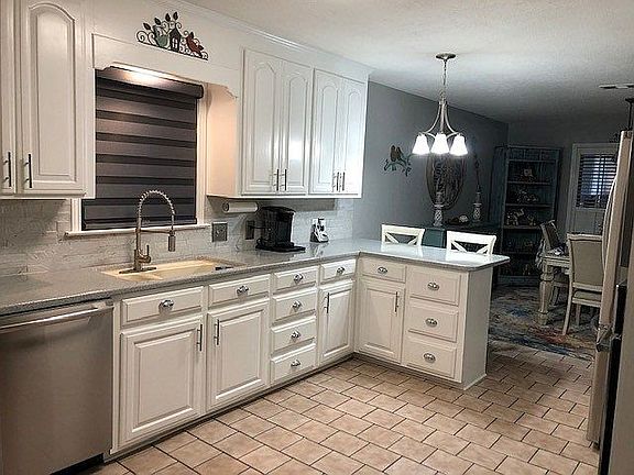 5th image of 2841 Russell Cir