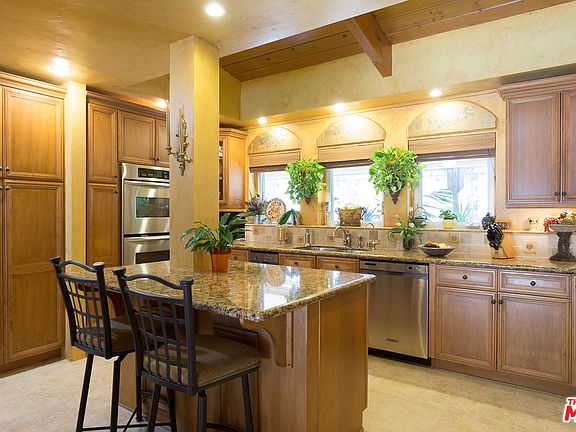 4th image of 4011 Ballina Dr