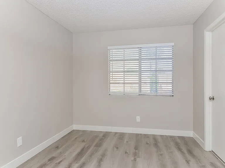 763 Butternut Ct — Photo 13