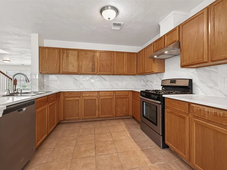 3807 Brook Garden Ln — Photo 16