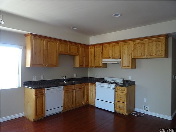 4th image of 5643 Tilden Ave
