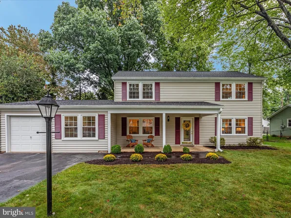 13020 Memory Ln, Fairfax, VA 22033