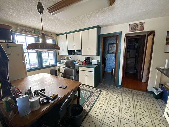 3rd image of 665 S Park Ave