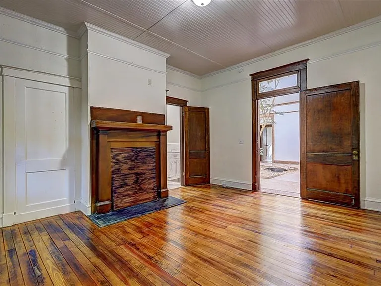 2733 Hillcrest Ave — Photo 14