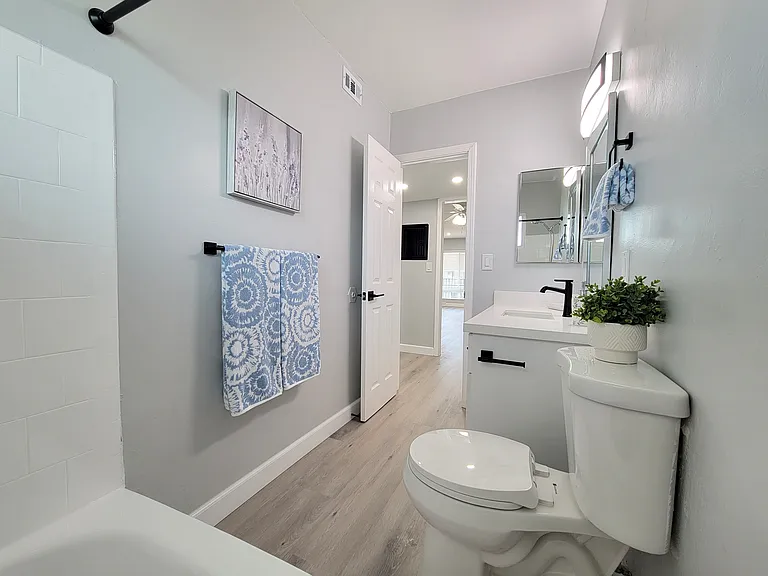 Islandia Apartments — Photo 14