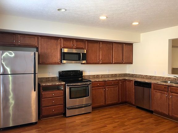 3rd image of 609 Capstone Dr