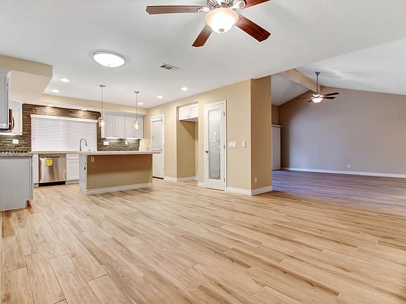 3rd image of 892 Pebble Beach Dr