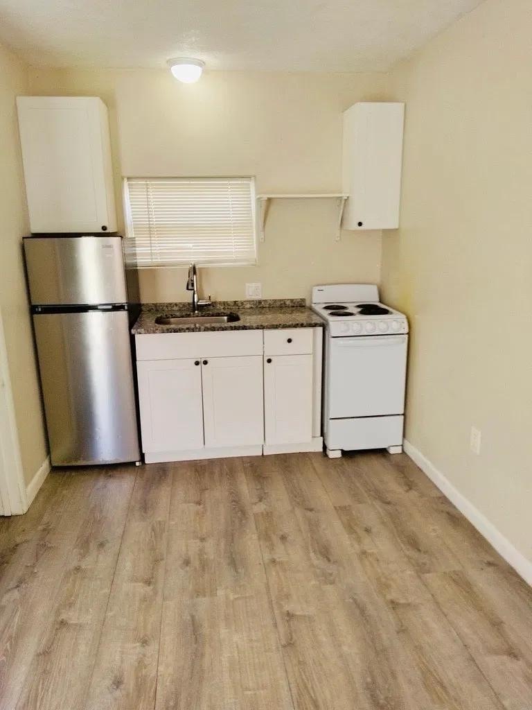 Studio, 250 sqft, $1,000 — Photo 2