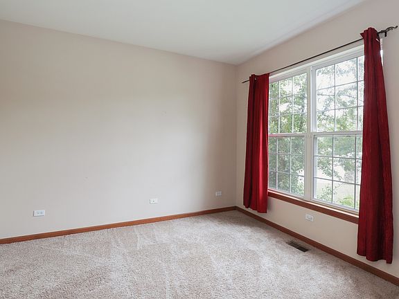 5th image of 39598 N Queensbury Ln