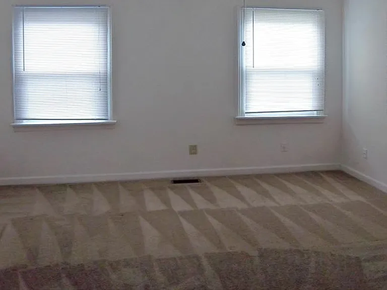 1301 W 42nd St — Photo 4