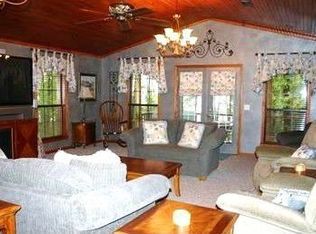 352 Pleasant Ridge Rd, Greers Ferry, AR 72067