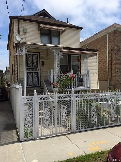1st image of 3940 Duryea Ave