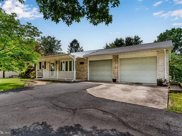 29 N Old Stonehouse Rd, Carlisle, PA 17015