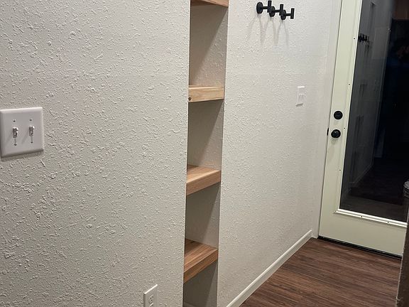 4th image of 115 15th St Unit C