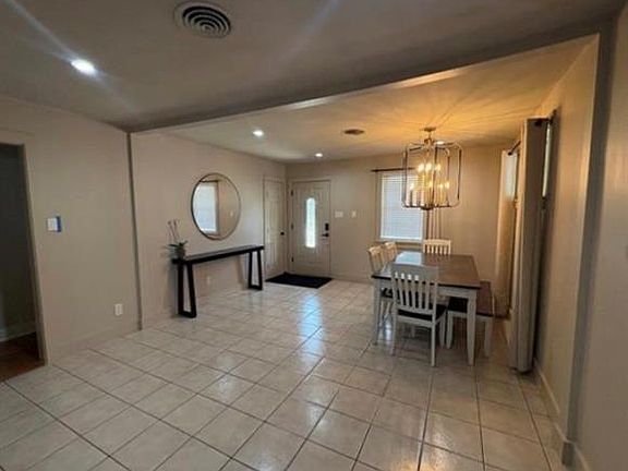 2nd image of 3512 Lake Villa Dr