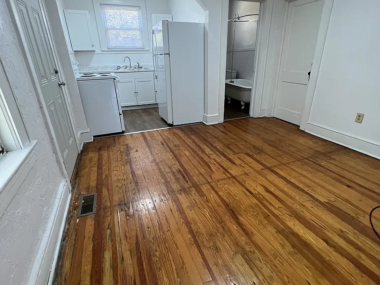 418 Polk Ave #A — Photo 2