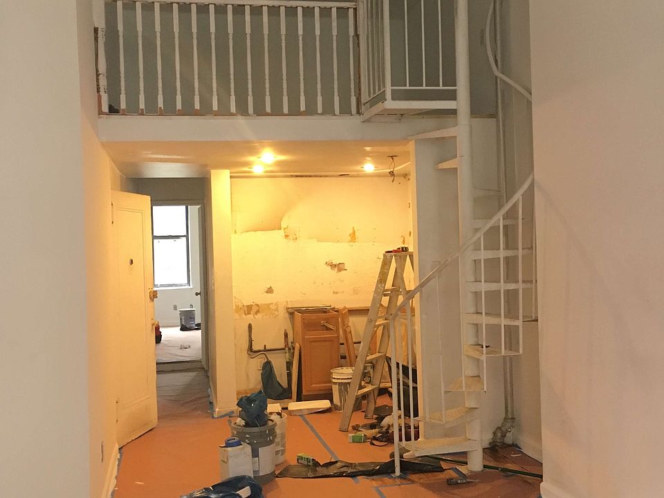 2nd image of 95 Saint Marks Pl APT 4
