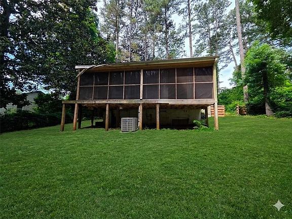 4th image of 1637 Cecilia Dr SE