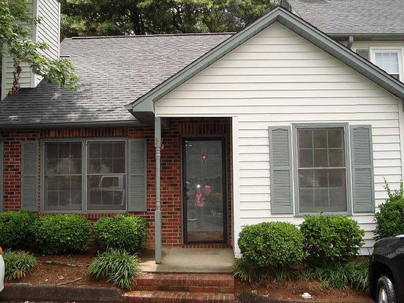 1st image of 301 Summer Woods Dr
