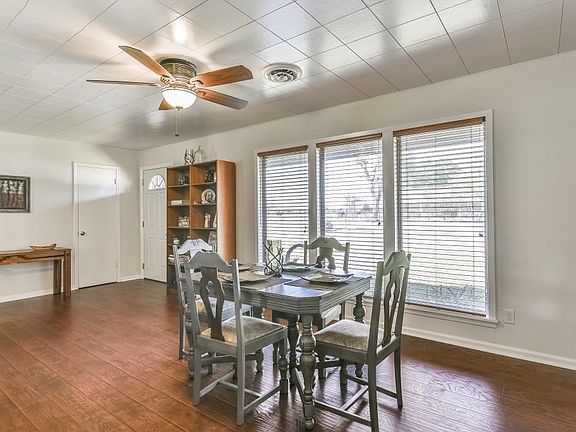 Ample sized dining room for parties or intimate dinners.