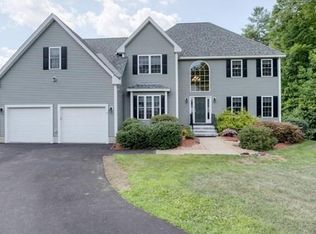 28 Draper Woods Rd, Sturbridge, MA 01518