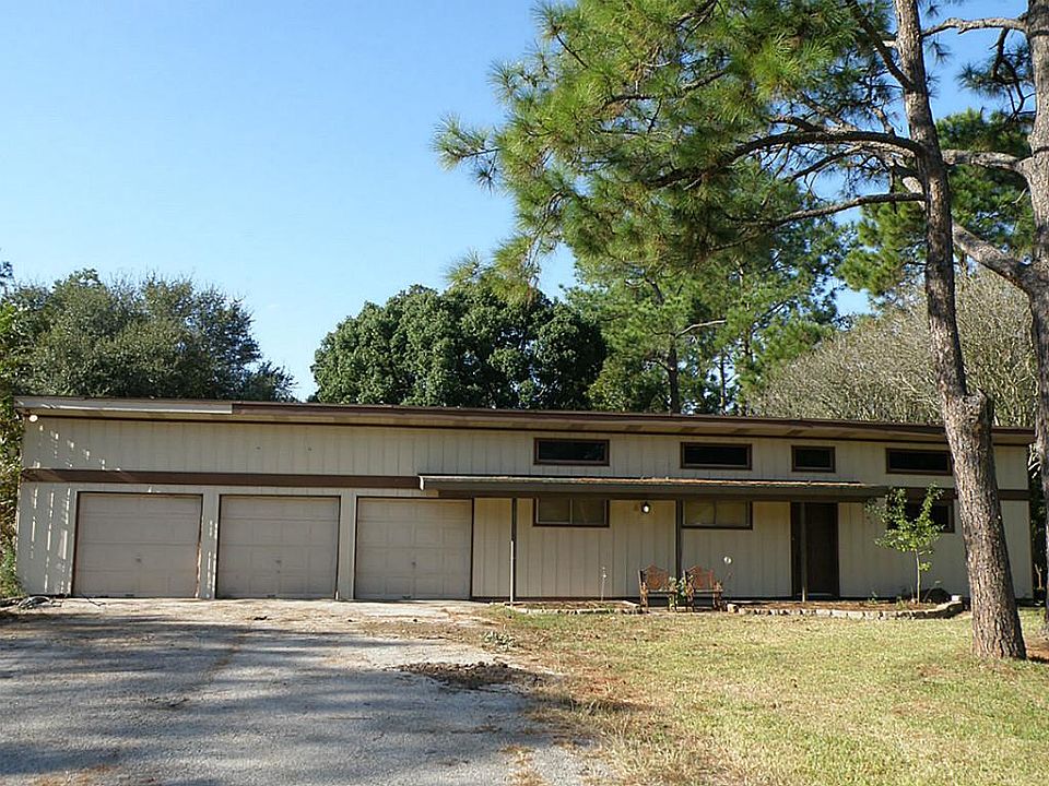 1st image of 202 Garden Dr
