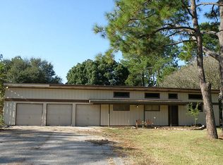 202 Garden Dr, Friendswood, TX 77546