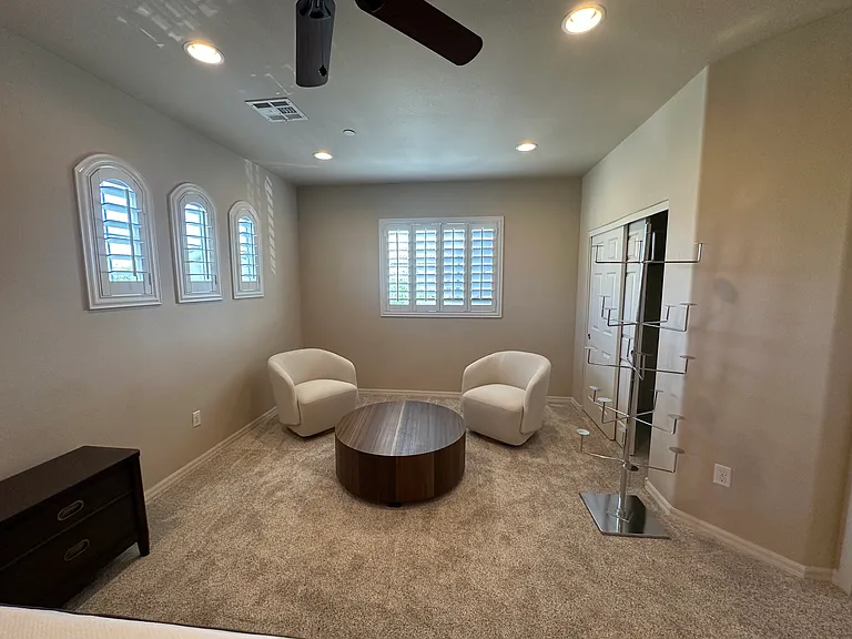 Sitting area and 2nd closet