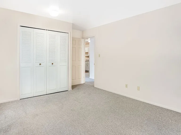 Wood Creek Apartments — Photo 24