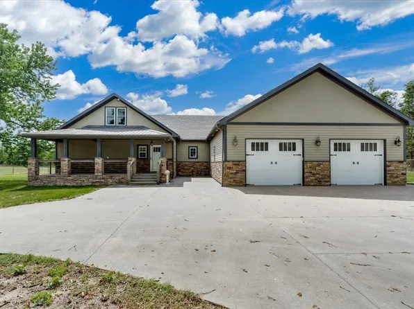 1006 E 69th Ave, Hutchinson, KS 67502