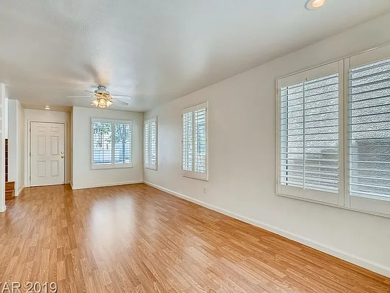 2446 El Valle St — Photo 2