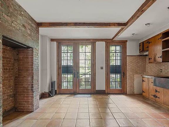 4th image of 1698 Lexington Ave #1D