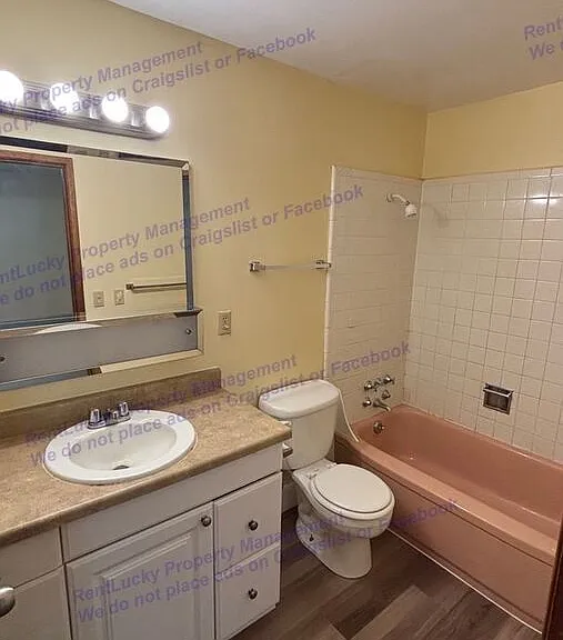 2484 Dexter Ave N #4 — Photo 13