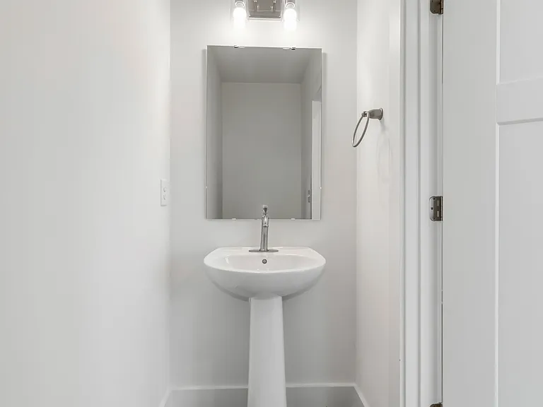 105 Cobden Ct — Photo 38