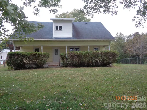 5 Ferguson St, Granite Falls, NC 28630