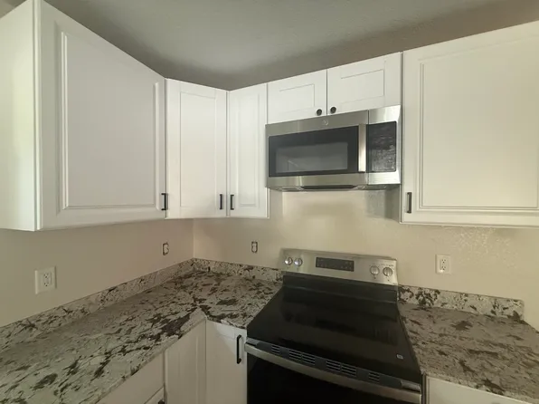 2611 Pinoak St, Granbury, TX 76048