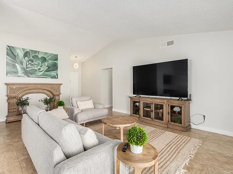 6326 E Carolina Dr — Photo 12