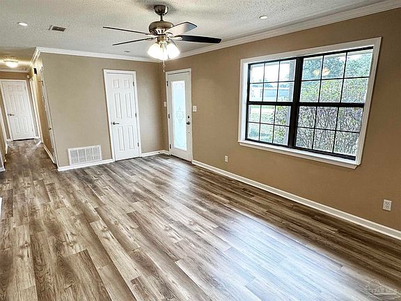 4th image of 6350 N Palafox St