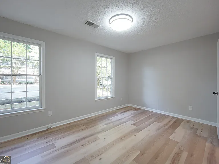 2 bed, 2.5 bath, 1248 sqft, $1,900 — Photo 2