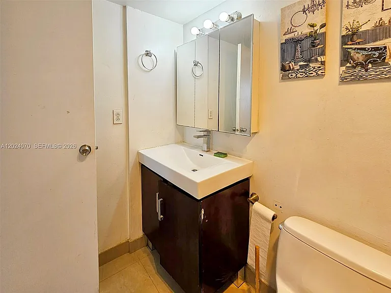 100 Bayview Dr #722 — Photo 13