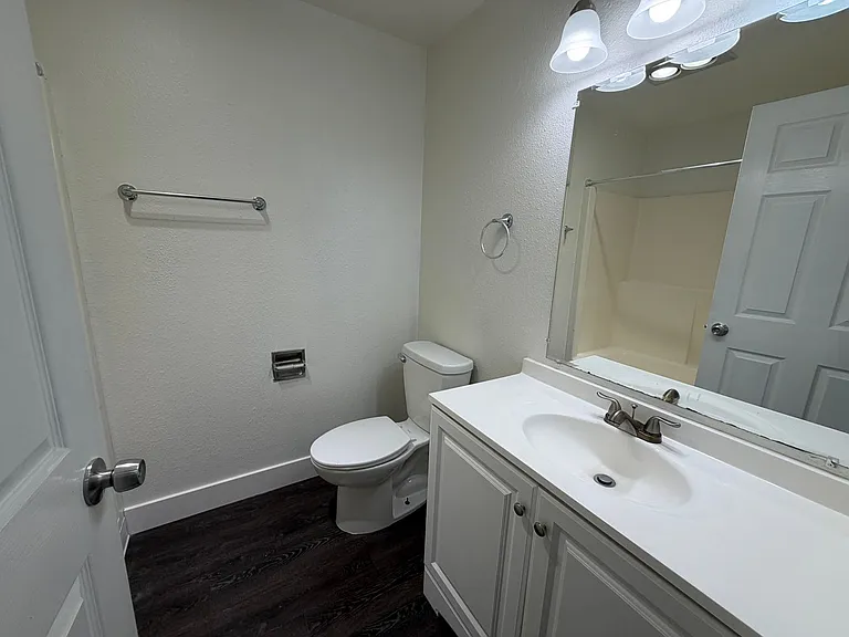 Prestige Townhomes: Stylish 2-Bedroom Living in the Heart of Puyallup — Photo 11
