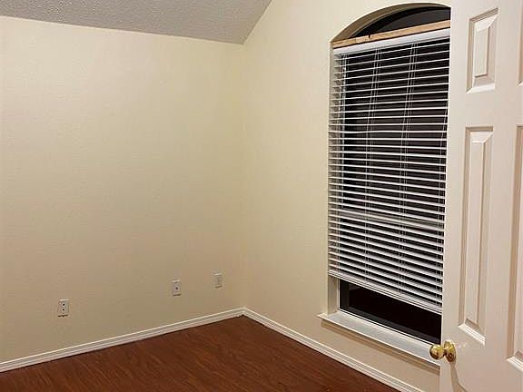 4th image of 1622 Nicole Ln
