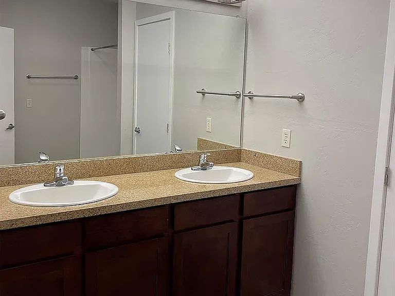 3 Bed 3 Bath