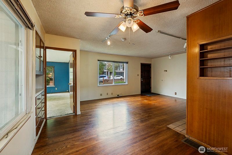 5th image of 8216 21st Avenue NE