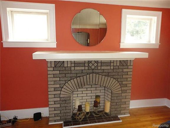 4th image of 668 W Breckenridge St