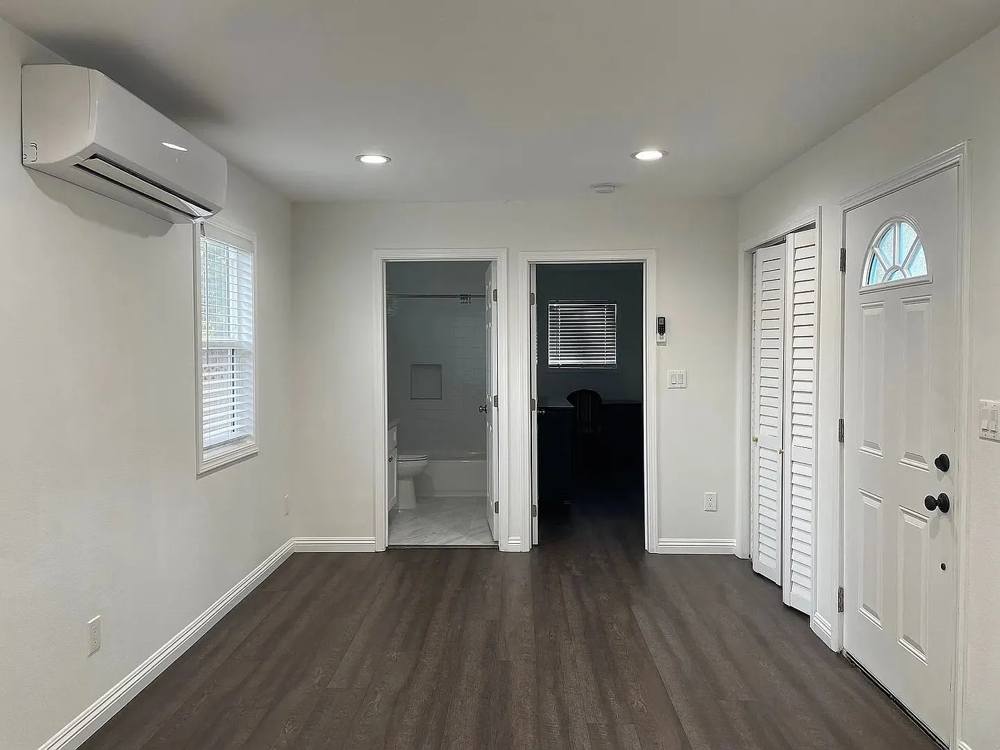 11089-11095 Violet Dr — Photo 3