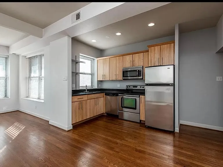 5621 Pershing Ave #32 — Photo 31