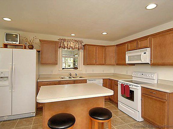 5th image of 977 Mixon Creek Dr
